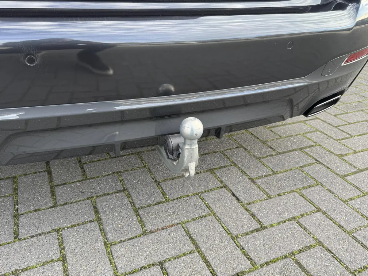 520i BUSINESS EDITION PLUS I M SPORT I SCHUIFDAK I ORIGINEEL NL'S I TREKHAAK (2000KG) I PARKING PACK I LASER LIGHTS