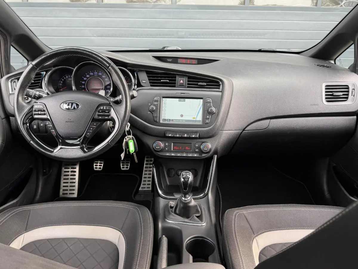 1.0 T-GDI GT-LINE EDITION I TREKHAAK I SCHUIF/KANTELDAK I APPLE CARPLAY I CLIMATE CONTROL