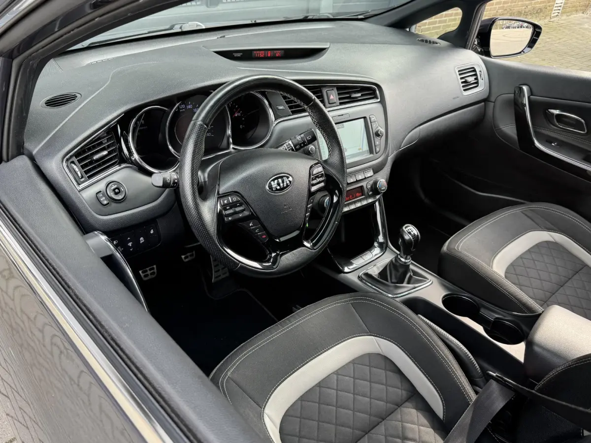 1.0 T-GDI GT-LINE EDITION I TREKHAAK I SCHUIF/KANTELDAK I APPLE CARPLAY I CLIMATE CONTROL