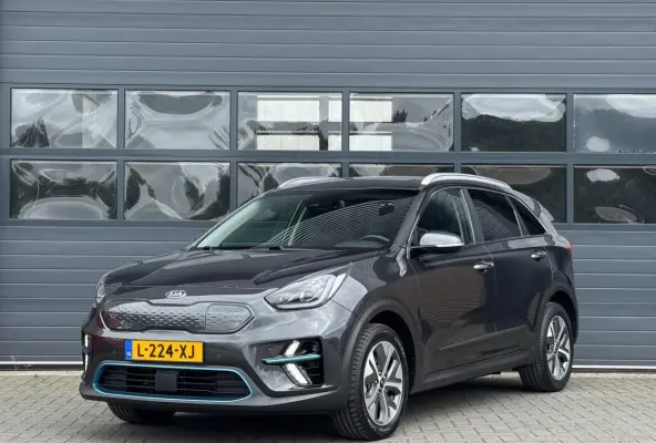 DYNAMICPLUSLINE 64 KWH (100% SOH) I TREKHAAK I SCHUIF/KANTELDAK I ADAPTIVE CRUISE CONTROL I PARKEERCAMERA