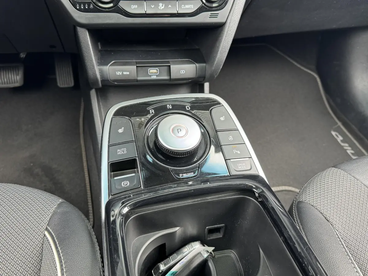 DYNAMICPLUSLINE 64 KWH (100% SOH) I TREKHAAK I SCHUIF/KANTELDAK I ADAPTIVE CRUISE CONTROL I PARKEERCAMERA