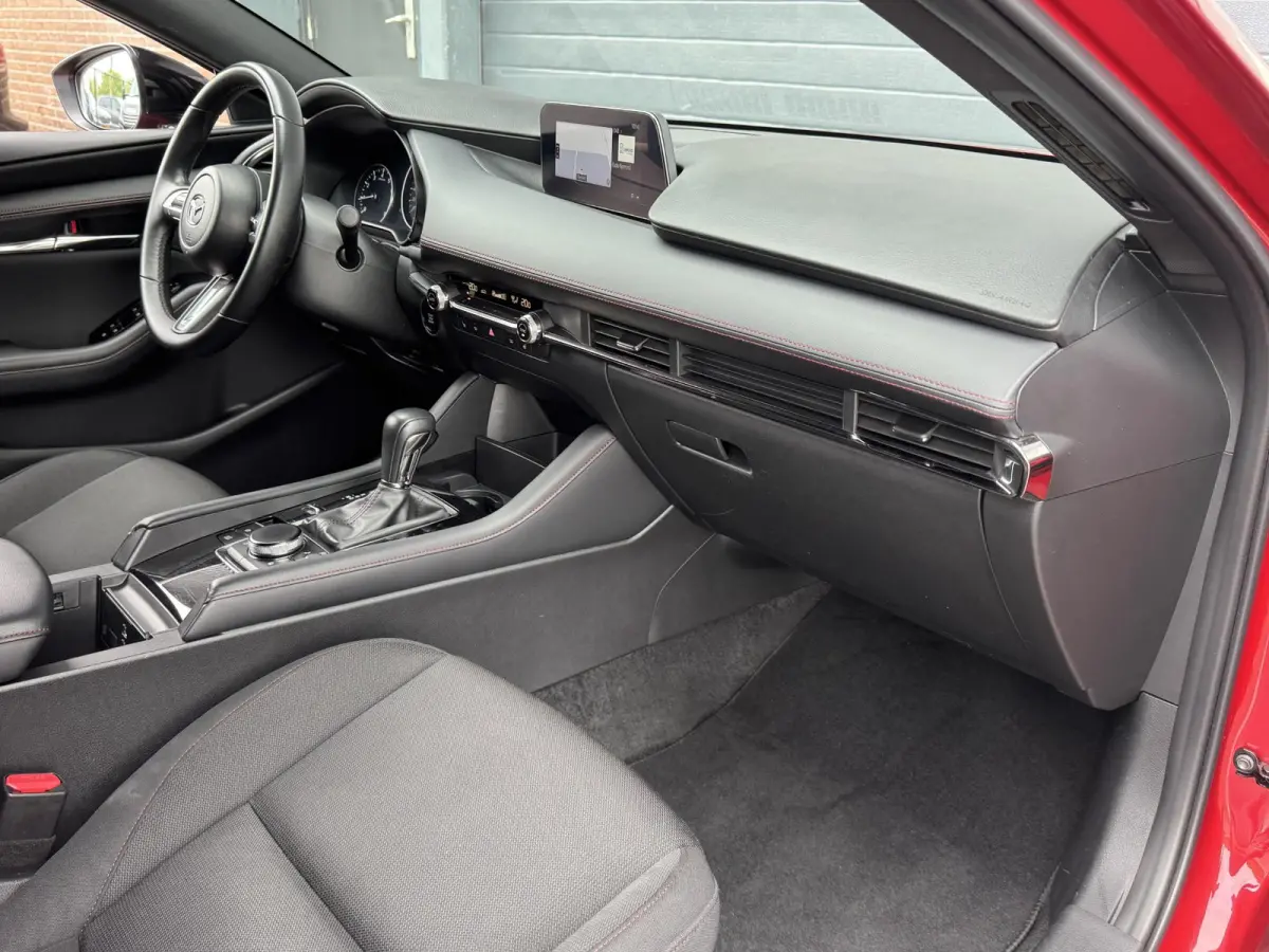 2.0 E-SKYACTIV-G M HYBRID 150 HOMURA I AUTOMAAT I P-CAMERA I ADAPTIVE CRUISE CONTROL I STOELVERWARMING