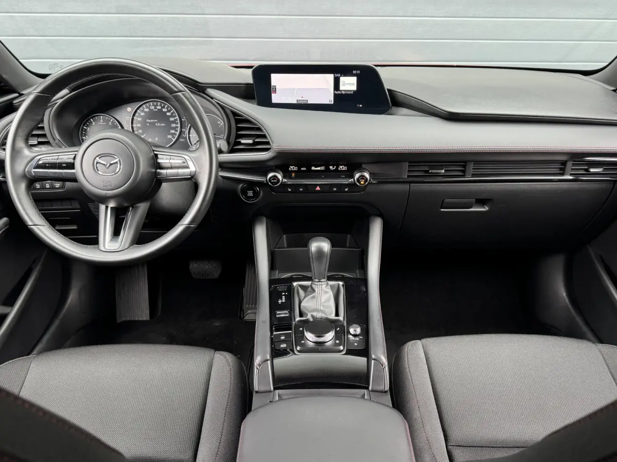 2.0 E-SKYACTIV-G M HYBRID 150 HOMURA I AUTOMAAT I P-CAMERA I ADAPTIVE CRUISE CONTROL I STOELVERWARMING