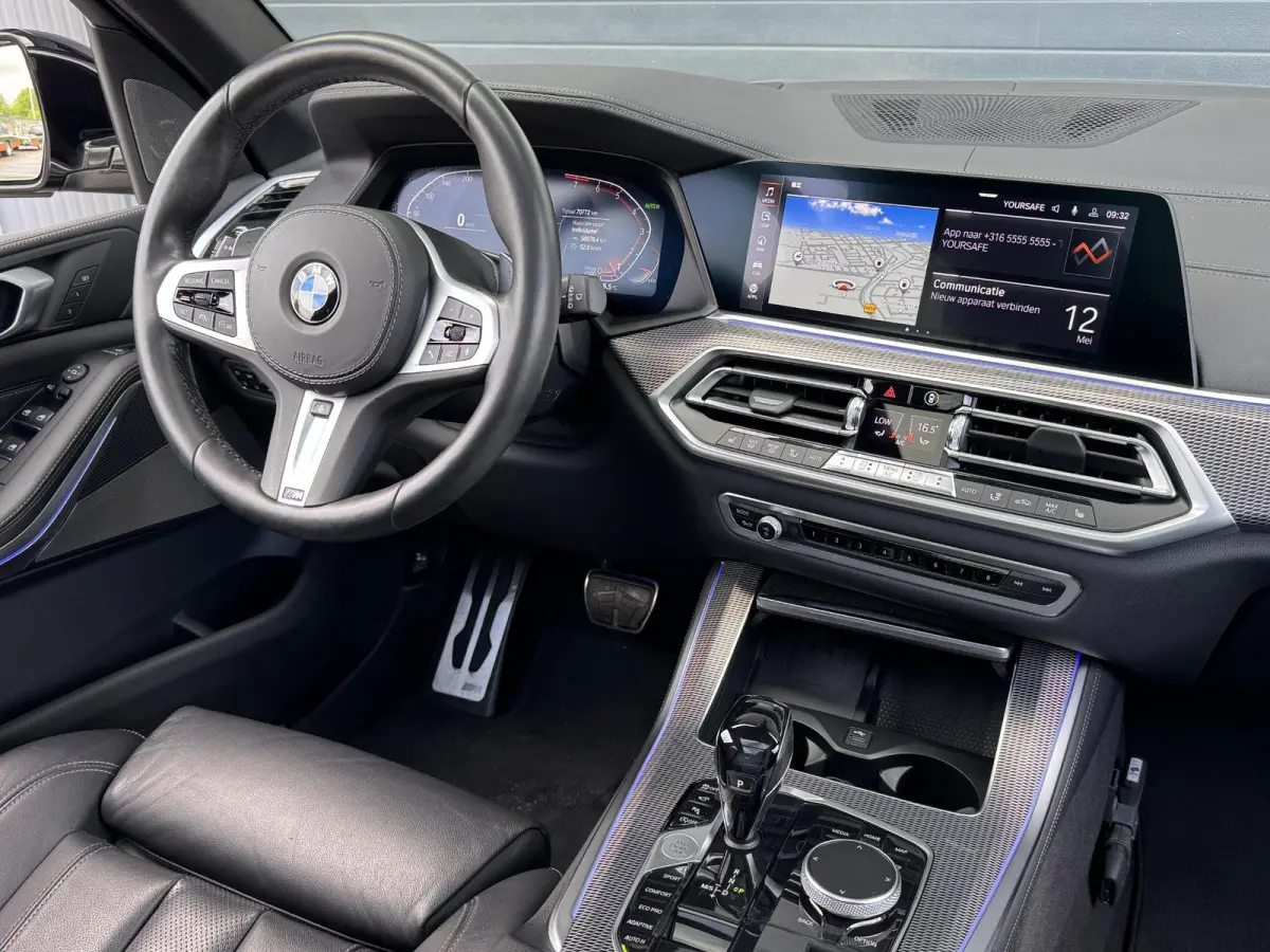 XDRIVE40I HIGH EXECUTIVE I M-SPORT I SCHUIF/KANTELDAK I STANDKACHEL I LUCHTVERING I 360° CAMERA