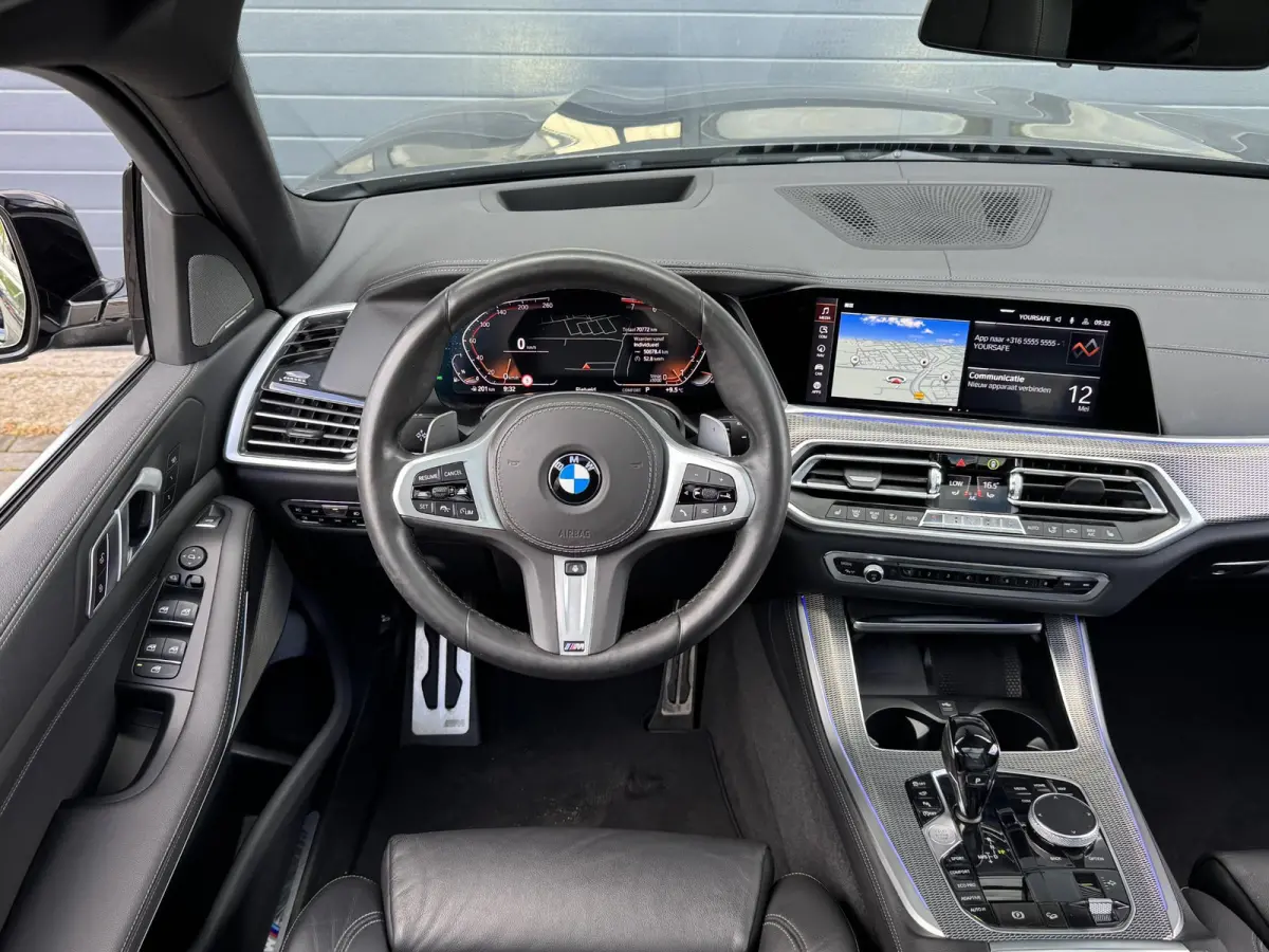 XDRIVE40I HIGH EXECUTIVE I M-SPORT I SCHUIF/KANTELDAK I STANDKACHEL I LUCHTVERING I 360° CAMERA