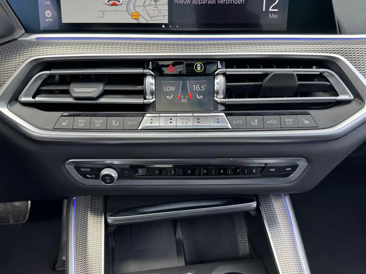 XDRIVE40I HIGH EXECUTIVE I M-SPORT I SCHUIF/KANTELDAK I STANDKACHEL I LUCHTVERING I 360° CAMERA