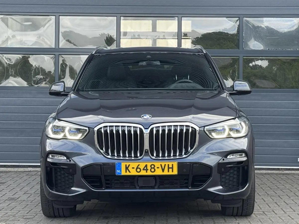 XDRIVE40I HIGH EXECUTIVE I M-SPORT I SCHUIF/KANTELDAK I STANDKACHEL I LUCHTVERING I 360° CAMERA