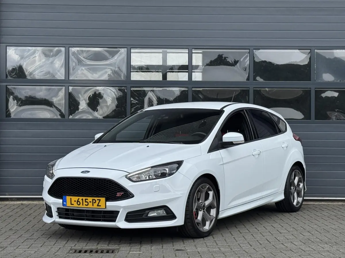 2.0 ST I WINTERPAKKET I APPLE CARPLAY I ADAPTIVE CRUISE CONTROL
