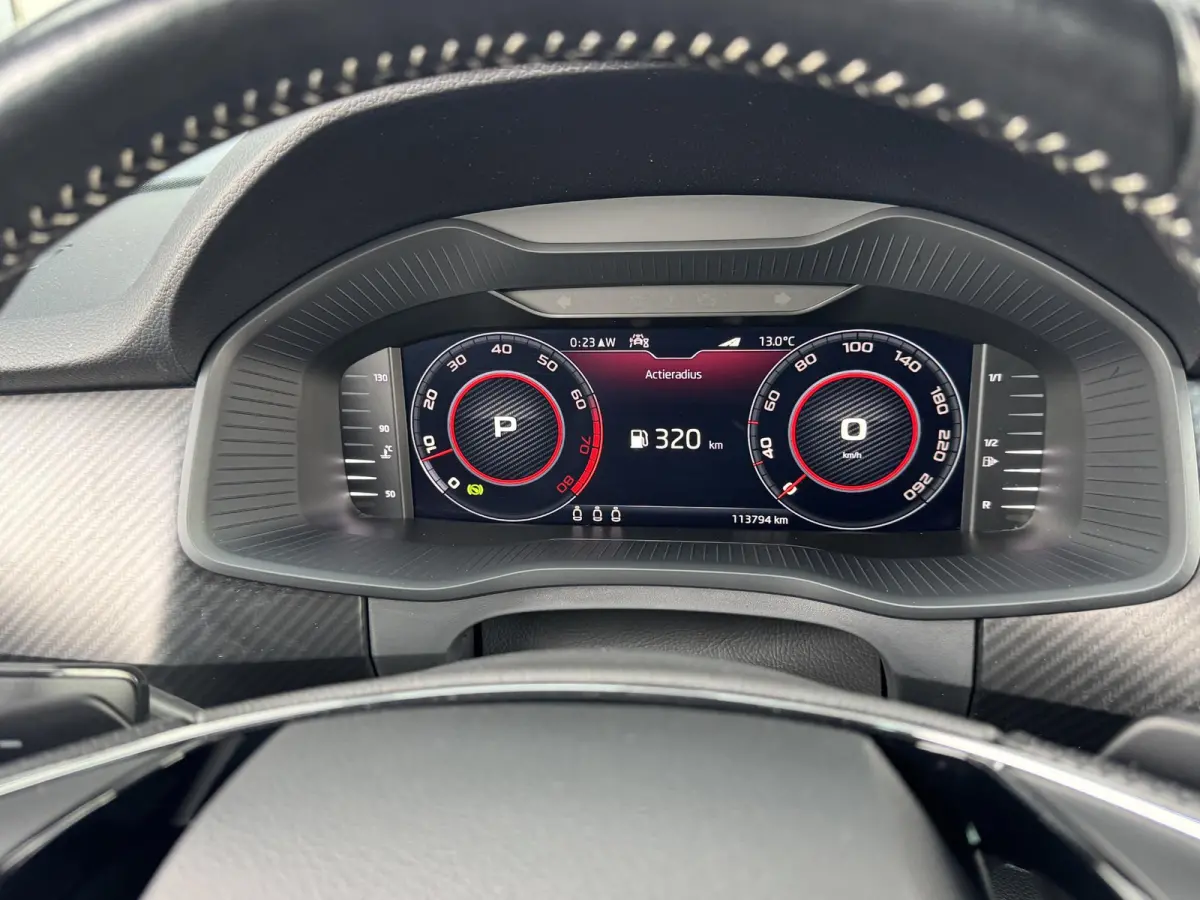 1.5 TSI SPORTLINE BUSINESS I AUTOMAAT I TREKHAAK (1800KG) I P-CAMERA I STOELVERWARMING