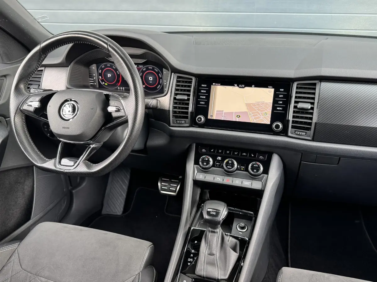 1.5 TSI SPORTLINE BUSINESS I AUTOMAAT I TREKHAAK (1800KG) I P-CAMERA I STOELVERWARMING