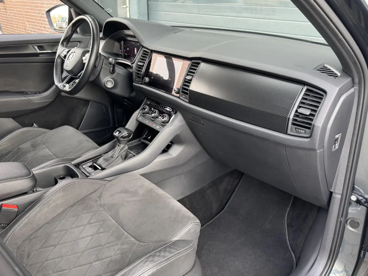 1.5 TSI SPORTLINE BUSINESS I AUTOMAAT I TREKHAAK (1800KG) I P-CAMERA I STOELVERWARMING