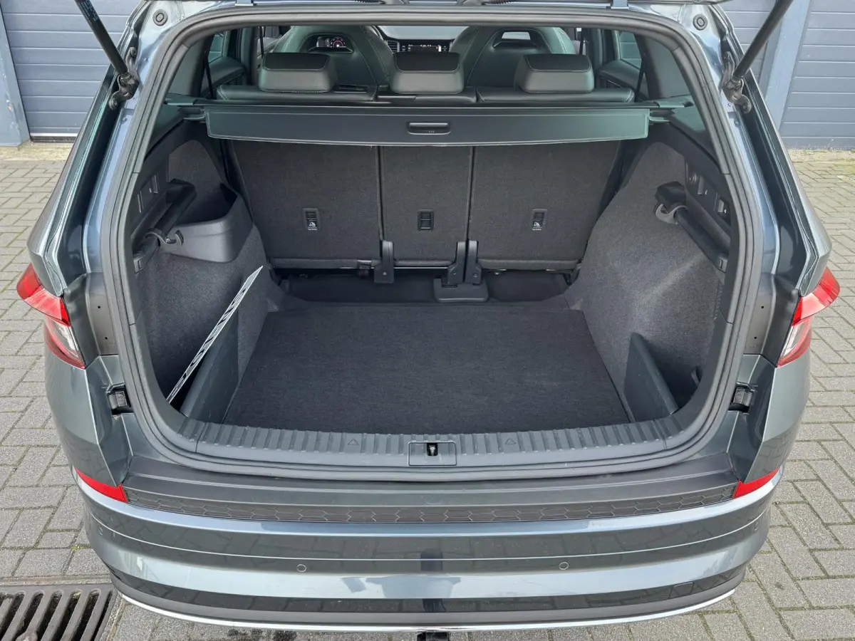 1.5 TSI SPORTLINE BUSINESS I AUTOMAAT I TREKHAAK (1800KG) I P-CAMERA I STOELVERWARMING