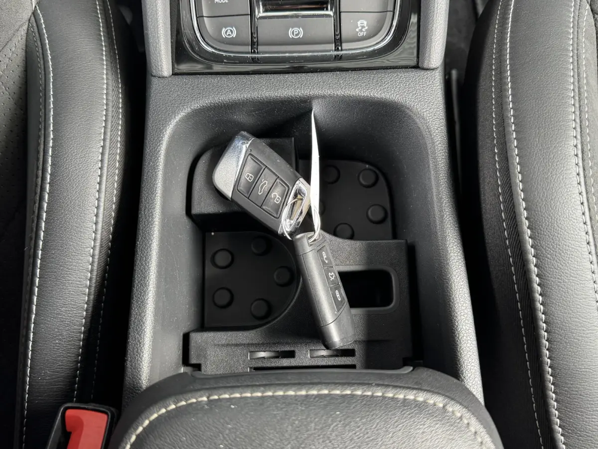 1.5 TSI SPORTLINE BUSINESS I AUTOMAAT I TREKHAAK (1800KG) I P-CAMERA I STOELVERWARMING