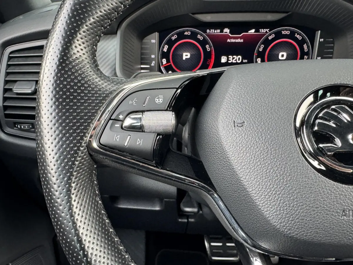 1.5 TSI SPORTLINE BUSINESS I AUTOMAAT I TREKHAAK (1800KG) I P-CAMERA I STOELVERWARMING