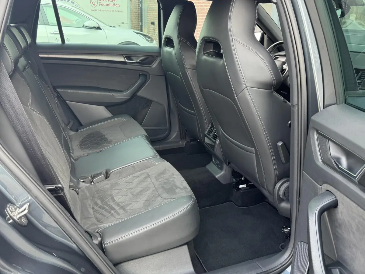 1.5 TSI SPORTLINE BUSINESS I AUTOMAAT I TREKHAAK (1800KG) I P-CAMERA I STOELVERWARMING
