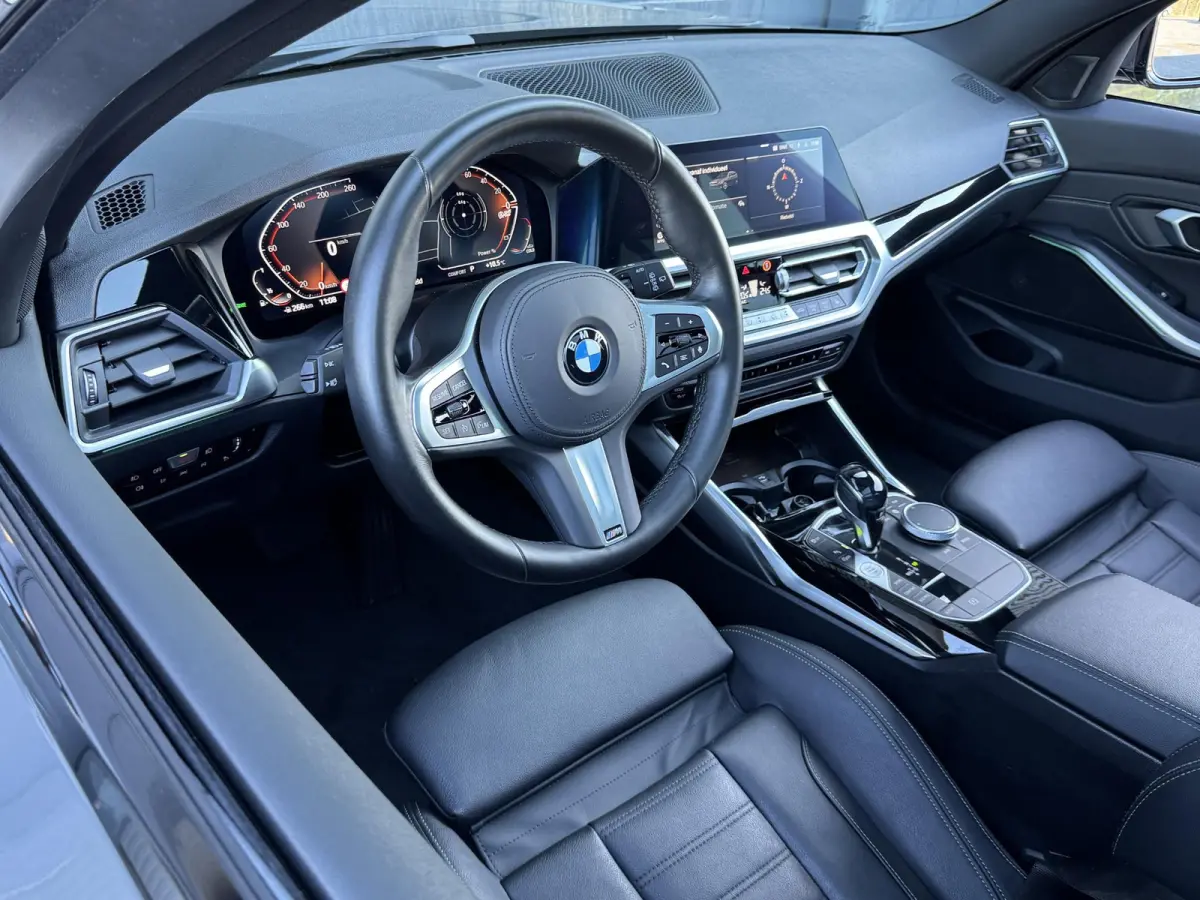 320i HIGH EXECUTIVE EDITION I SPORTLINE I SCHUIFDAK I LEDEREN BEKLEDING I STOELVERWARMING