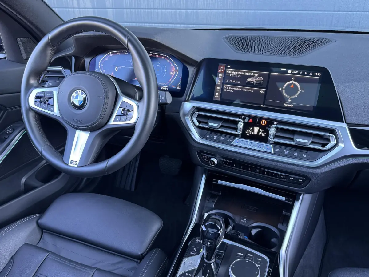 320i HIGH EXECUTIVE EDITION I SPORTLINE I SCHUIFDAK I LEDEREN BEKLEDING I STOELVERWARMING