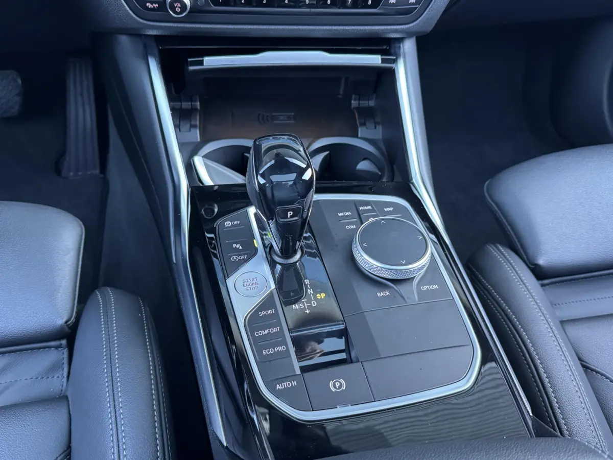 320i HIGH EXECUTIVE EDITION I SPORTLINE I SCHUIFDAK I LEDEREN BEKLEDING I STOELVERWARMING
