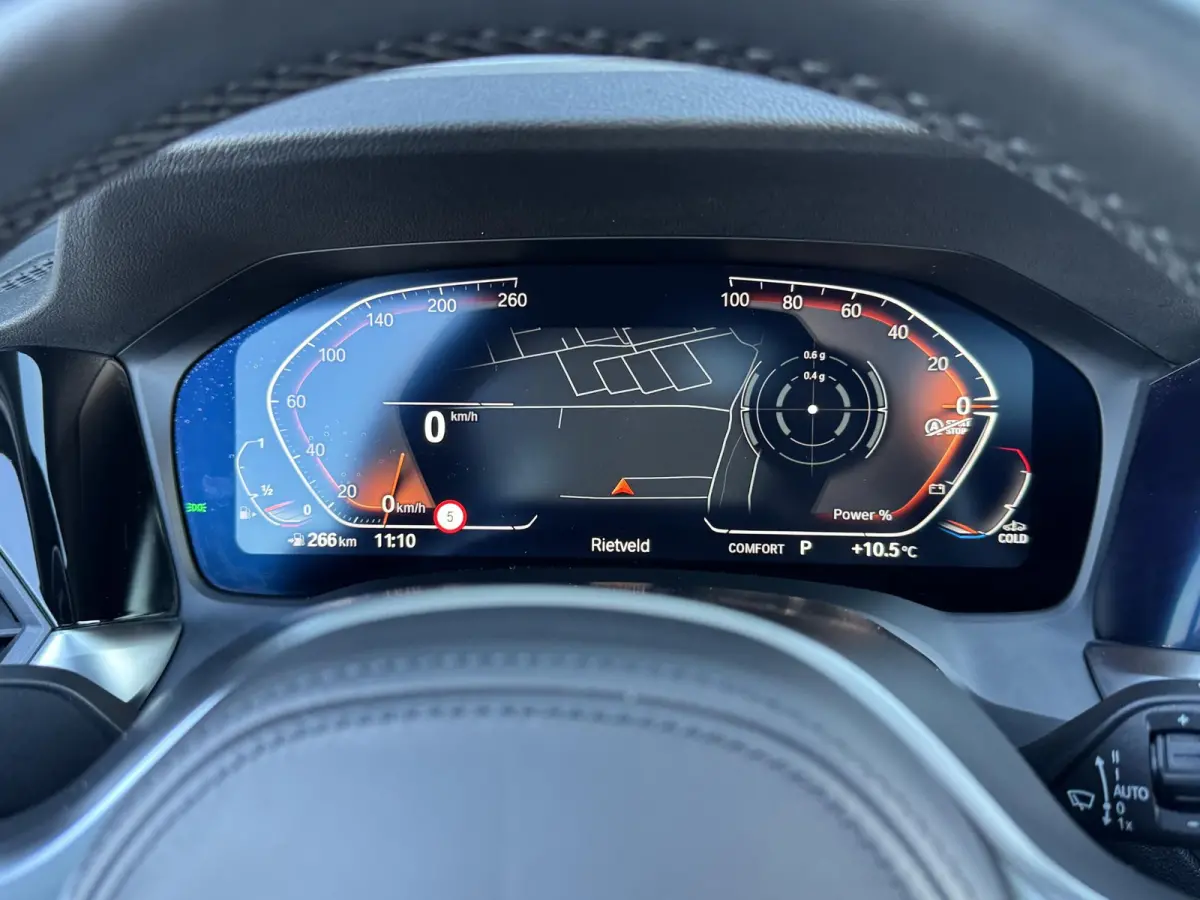 320i HIGH EXECUTIVE EDITION I SPORTLINE I SCHUIFDAK I LEDEREN BEKLEDING I STOELVERWARMING