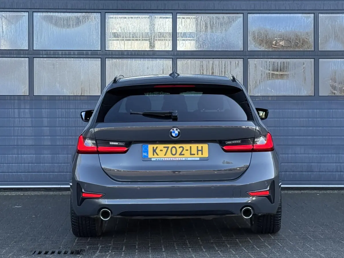 320i HIGH EXECUTIVE EDITION I SPORTLINE I SCHUIFDAK I LEDEREN BEKLEDING I STOELVERWARMING