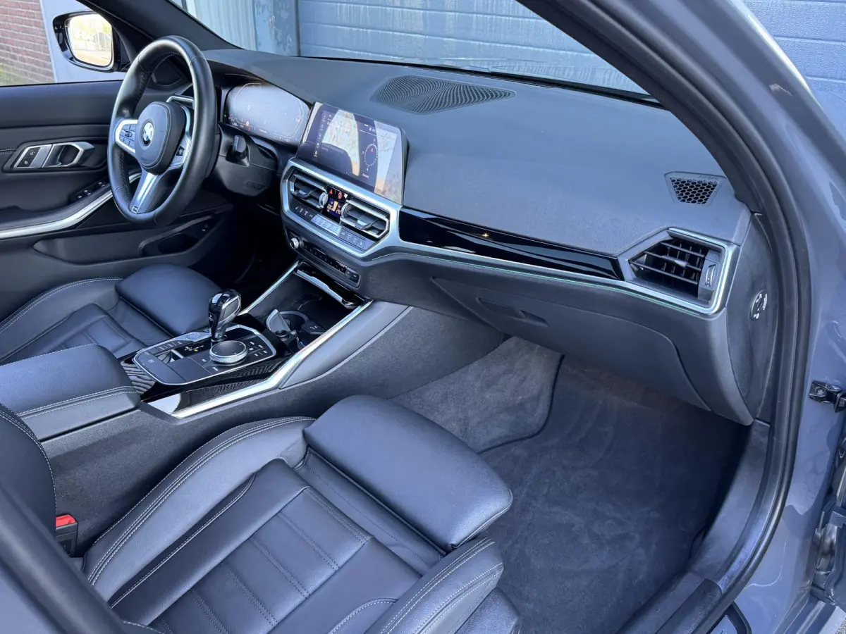 320i HIGH EXECUTIVE EDITION I SPORTLINE I SCHUIFDAK I LEDEREN BEKLEDING I STOELVERWARMING