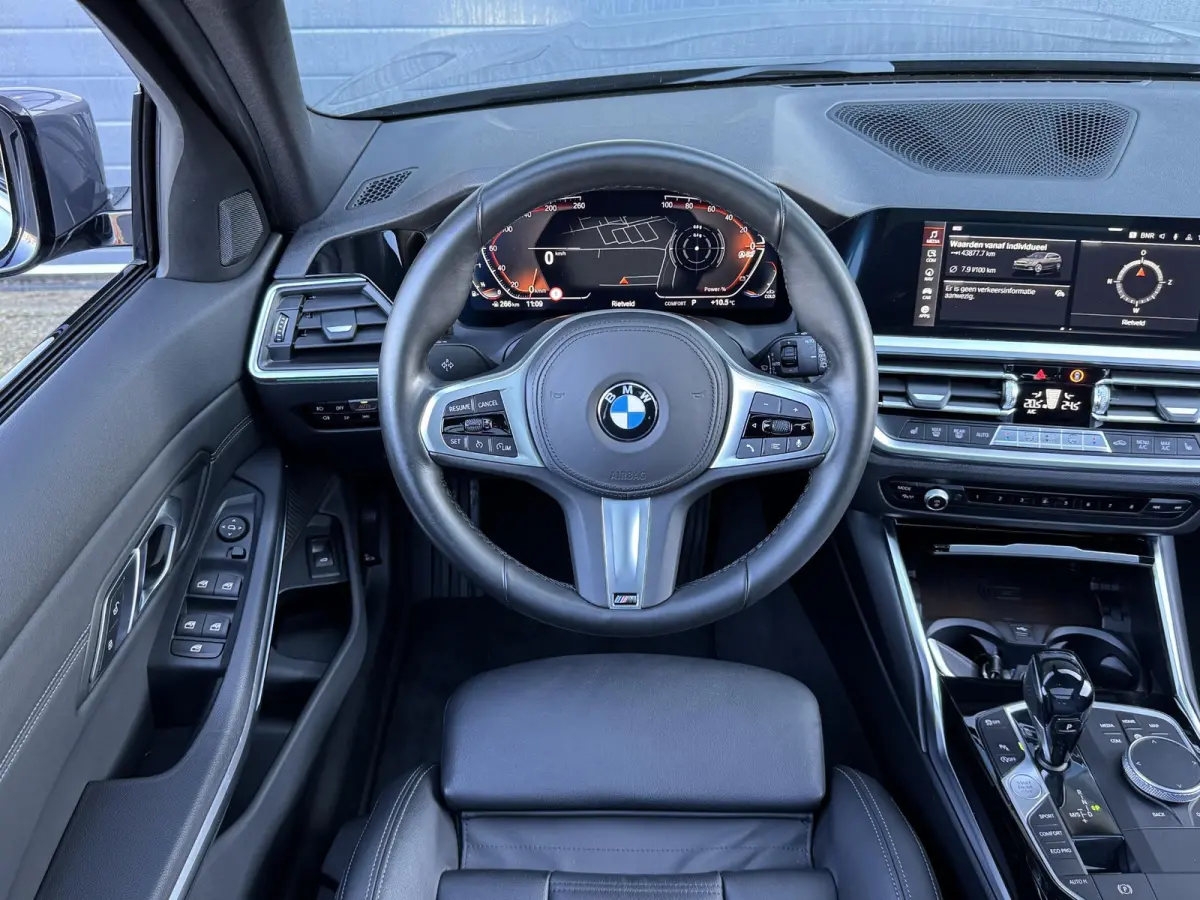 320i HIGH EXECUTIVE EDITION I SPORTLINE I SCHUIFDAK I LEDEREN BEKLEDING I STOELVERWARMING