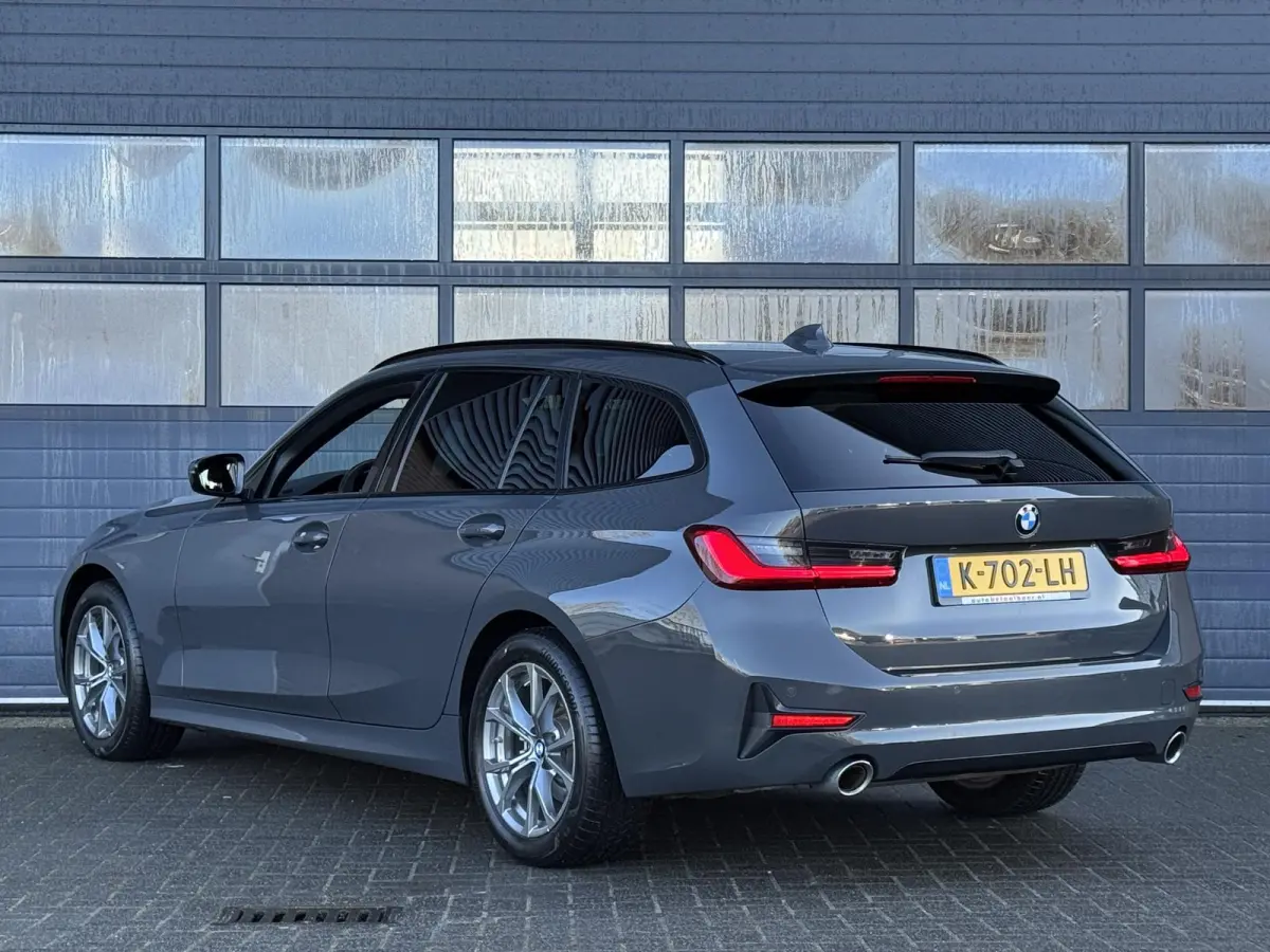 320i HIGH EXECUTIVE EDITION I SPORTLINE I SCHUIFDAK I LEDEREN BEKLEDING I STOELVERWARMING