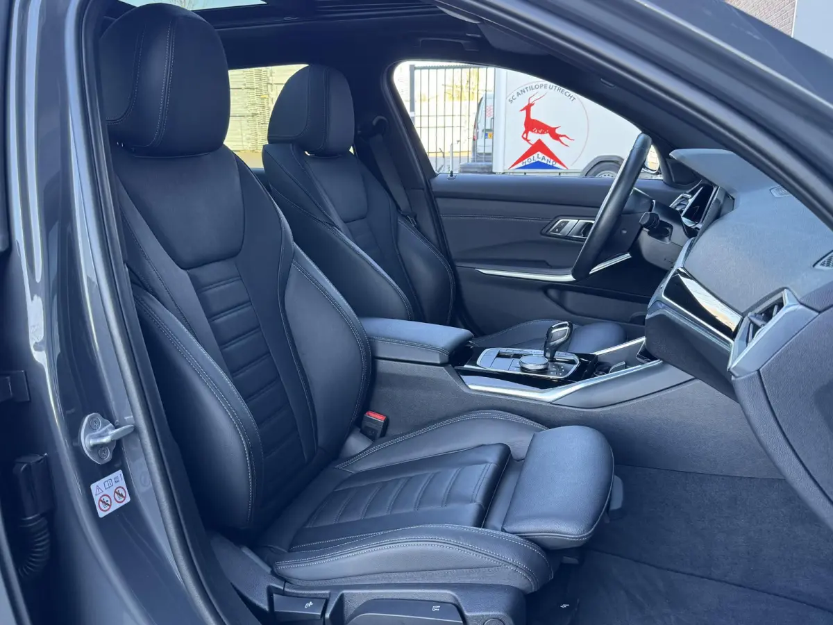 320i HIGH EXECUTIVE EDITION I SPORTLINE I SCHUIFDAK I LEDEREN BEKLEDING I STOELVERWARMING