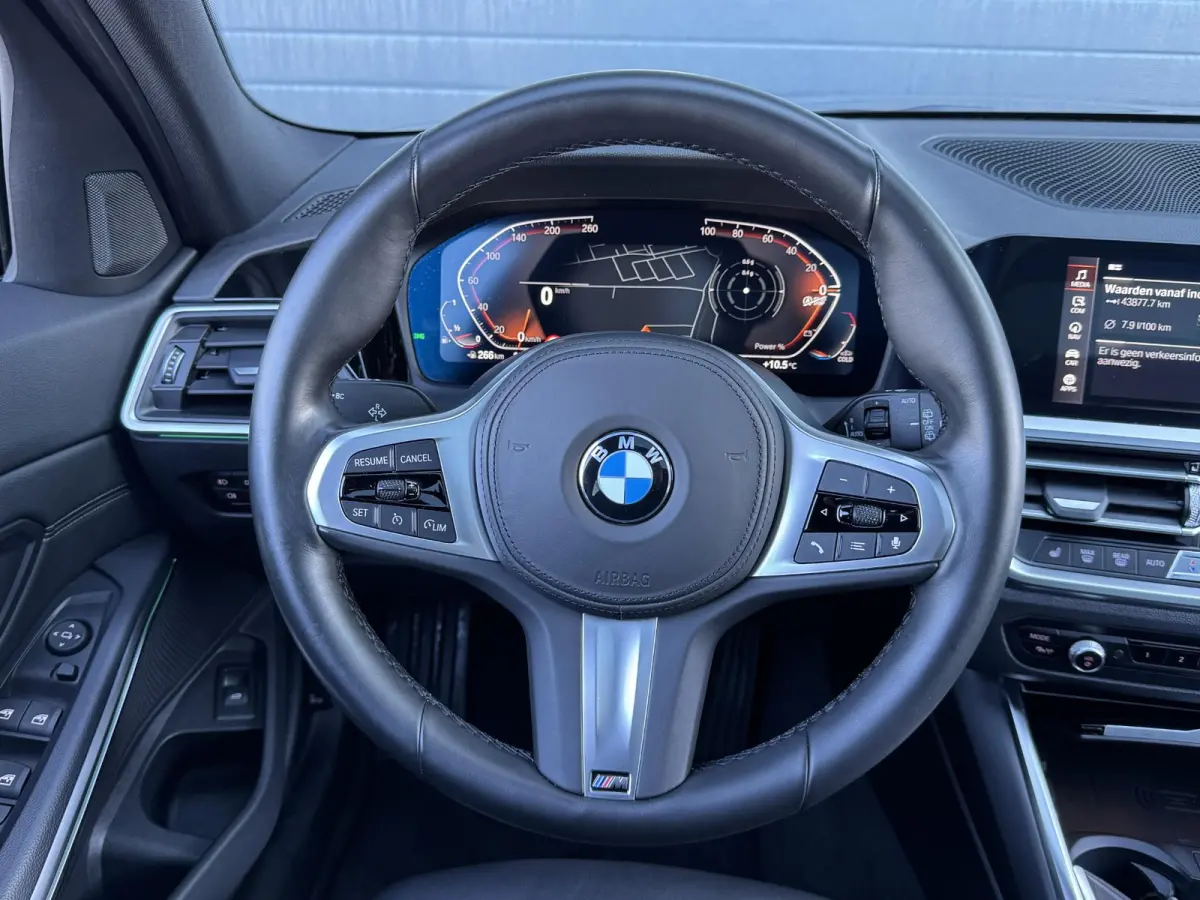 320i HIGH EXECUTIVE EDITION I SPORTLINE I SCHUIFDAK I LEDEREN BEKLEDING I STOELVERWARMING
