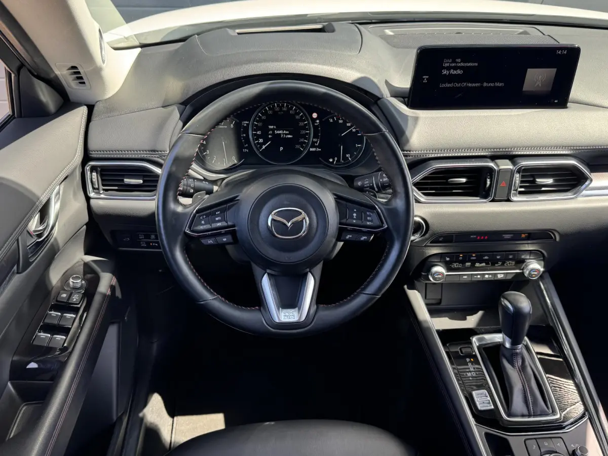 2.0 SKYACTIV-G 165 SPORTIVE I AUTOMAAT I TREKHAAK (2000KG) I 360° CAMERA I NAVIGATIE I BOSE AUDIO