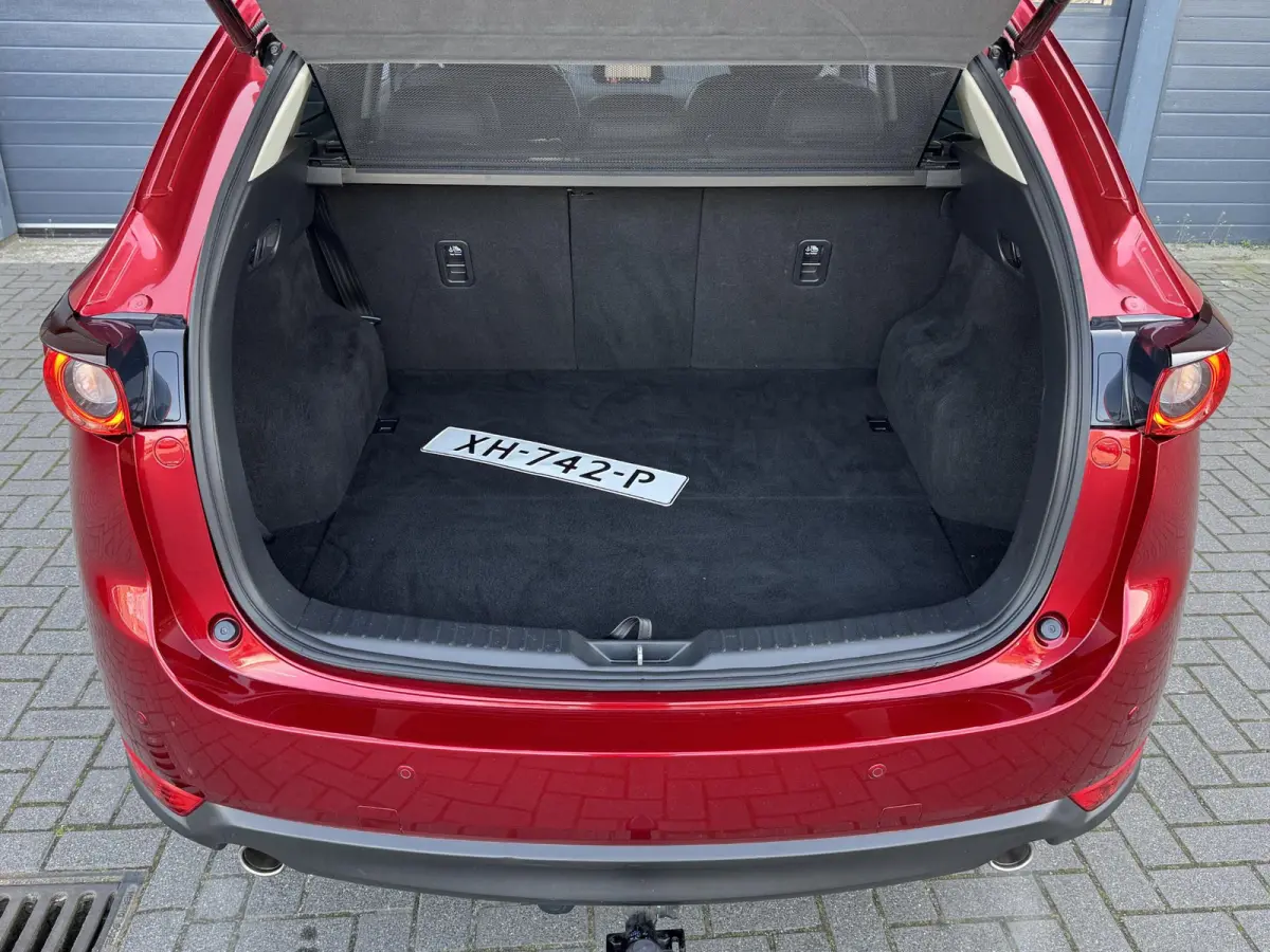 2.0 SKYACTIV-G 165 SKYLEASE LUXURY I AUTOMAAT I TREKHAAK (2000KG) I 360° CAMERA I LEDEREN BEKLEDING