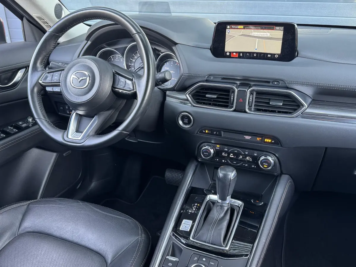 2.0 SKYACTIV-G 165 SKYLEASE LUXURY I AUTOMAAT I TREKHAAK (2000KG) I 360° CAMERA I LEDEREN BEKLEDING