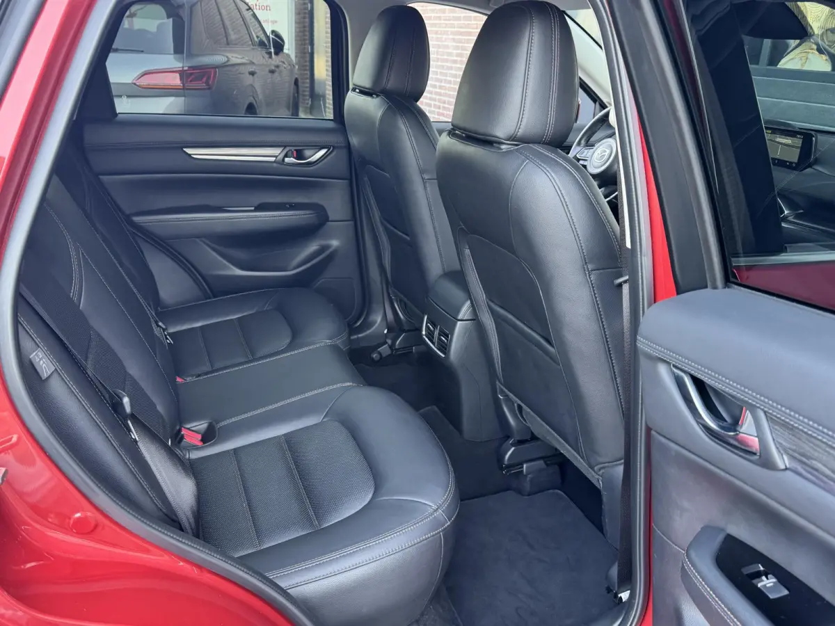 2.0 SKYACTIV-G 165 SKYLEASE LUXURY I AUTOMAAT I TREKHAAK (2000KG) I 360° CAMERA I LEDEREN BEKLEDING