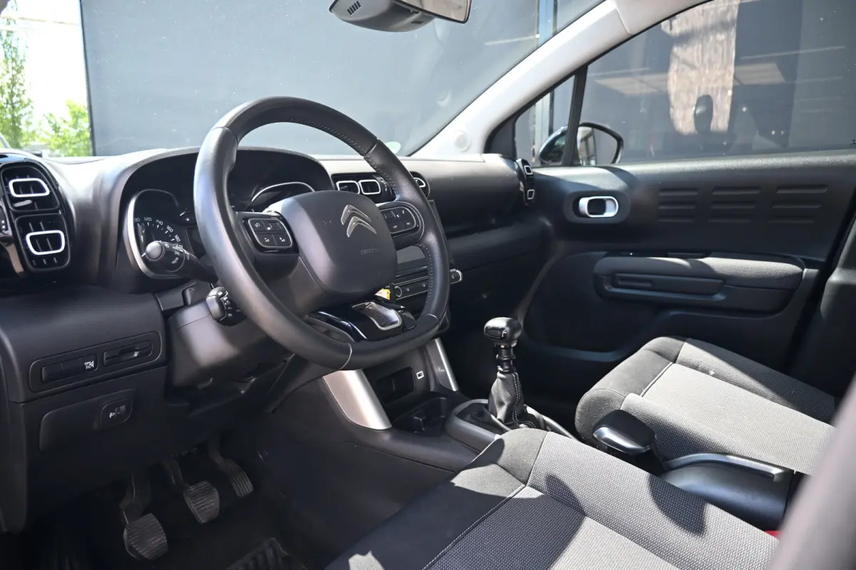 1.2 PureTech S&S Feel | Navi By App | Cruise Control | Airco | Parkeersensoren | Apple Carplay & Android Auto | !!