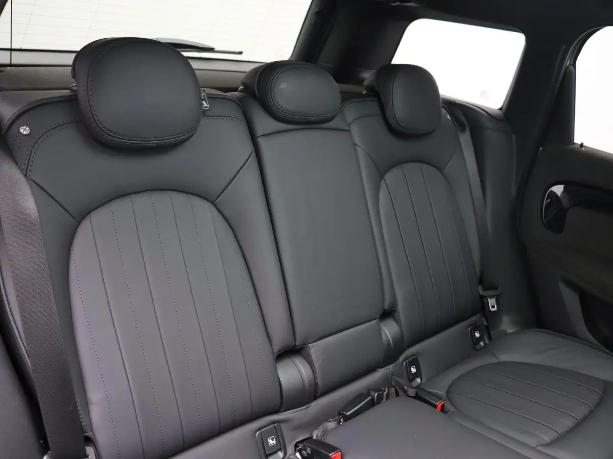 Cooper ALL4 Classic + Essence Pack + Panoramdak + Elektrisch Verstelbare Sportstoelen + Harman Kardon + 19''