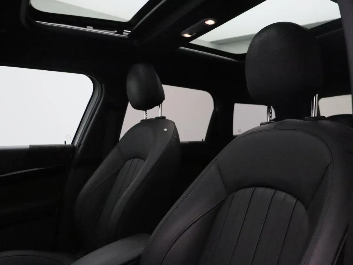 Cooper ALL4 Classic + Essence Pack + Panoramdak + Elektrisch Verstelbare Sportstoelen + Harman Kardon + 19''