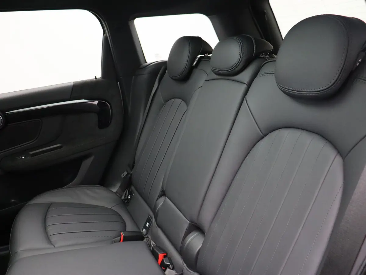 Cooper ALL4 Classic + Essence Pack + Panoramdak + Elektrisch Verstelbare Sportstoelen + Harman Kardon + 19''