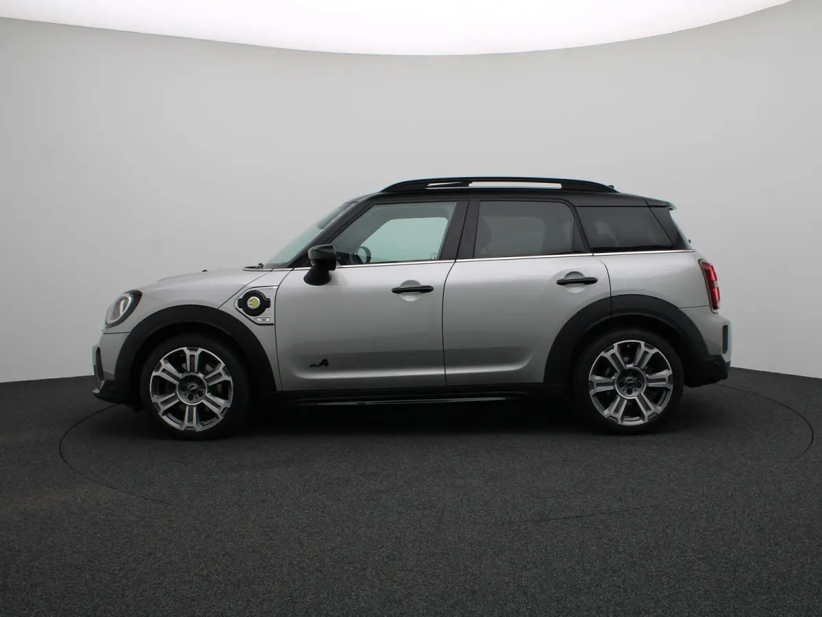 Cooper ALL4 Classic + Essence Pack + Panoramdak + Elektrisch Verstelbare Sportstoelen + Harman Kardon + 19''