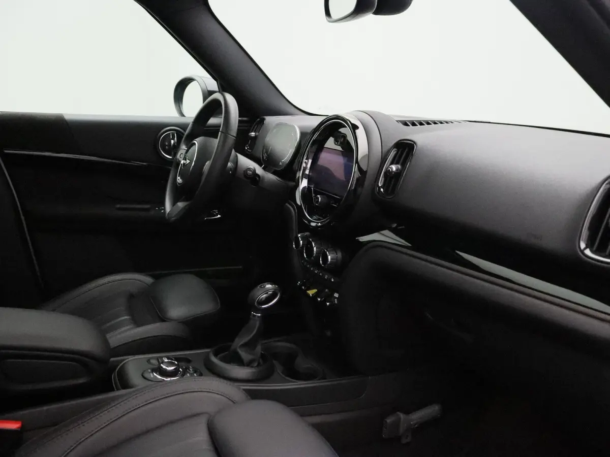 Cooper ALL4 Classic + Essence Pack + Panoramdak + Elektrisch Verstelbare Sportstoelen + Harman Kardon + 19''
