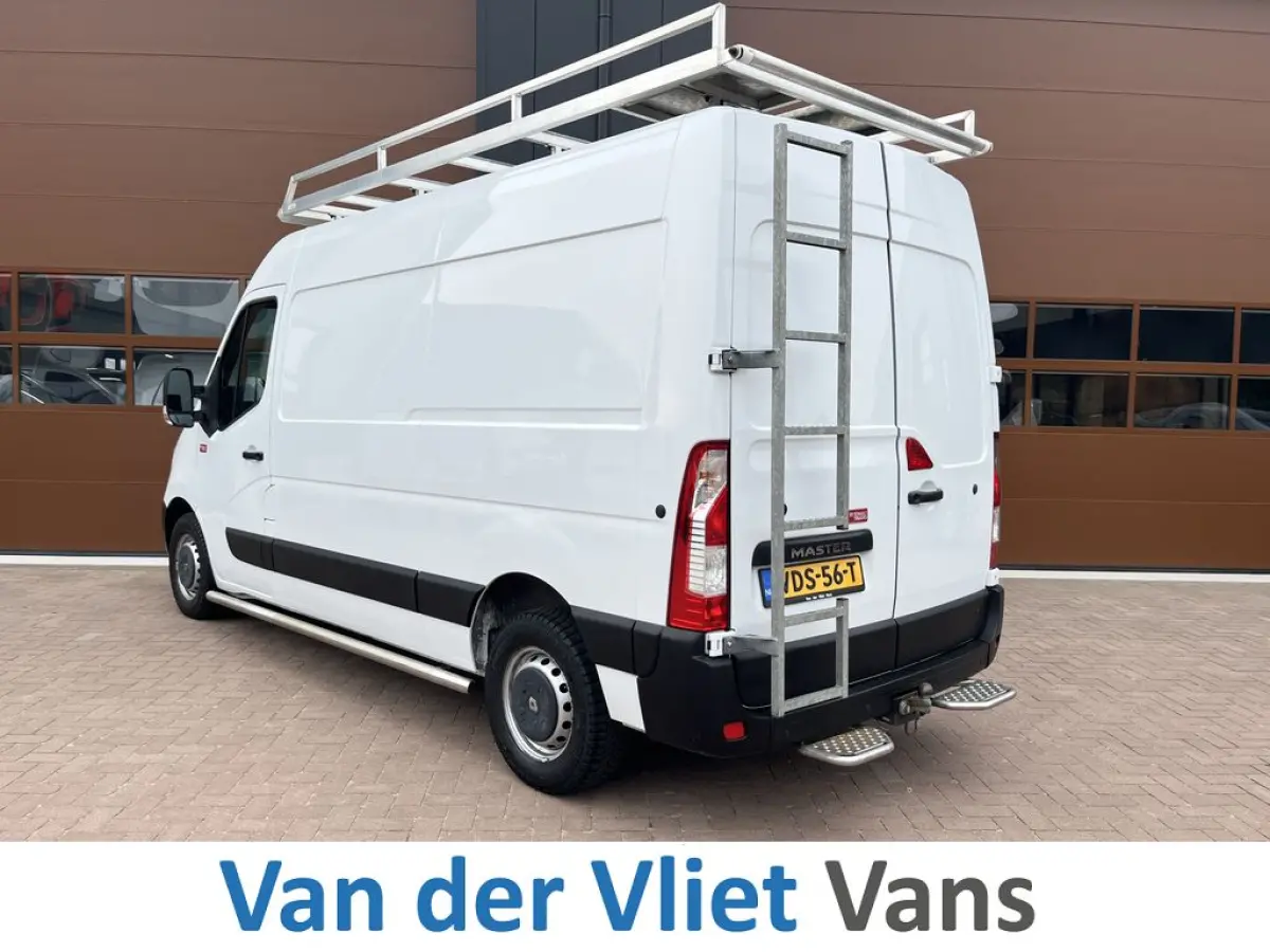 T35 2.3 dCi L2H2 3p BPM Vrij! Lease €270 p/m, Imperiaal+Trap, Bedrijfswageninrichting, Navi, PDC, Airco, Trekhaak, Cruise controle, Onderhoudshistorie aanwezig