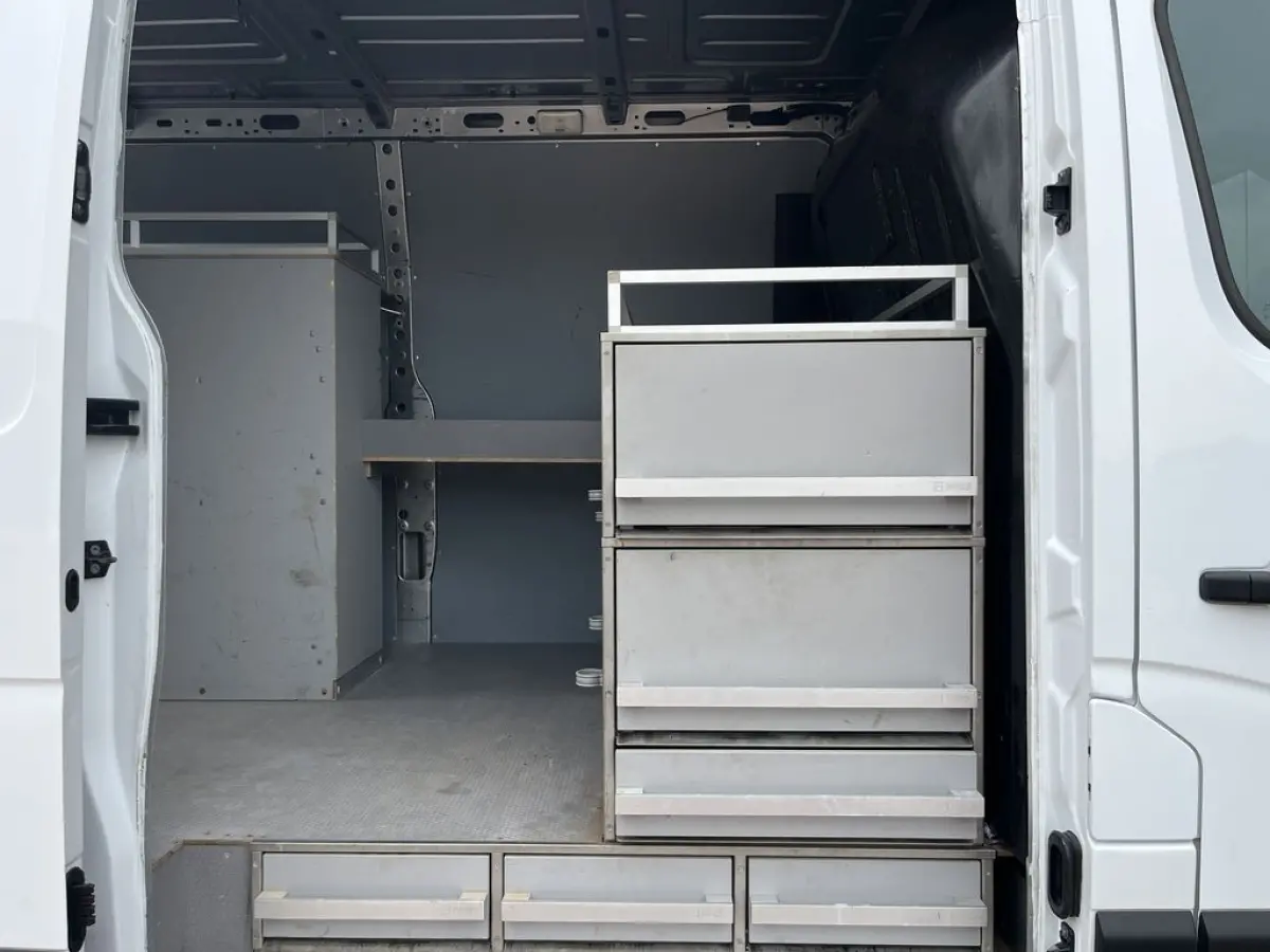 T35 2.3 dCi L2H2 3p BPM Vrij! Lease €270 p/m, Imperiaal+Trap, Bedrijfswageninrichting, Navi, PDC, Airco, Trekhaak, Cruise controle, Onderhoudshistorie aanwezig