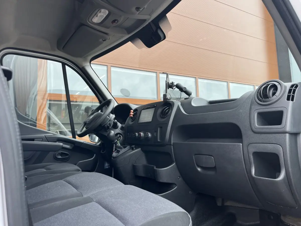 T35 2.3 dCi L2H2 3p BPM Vrij! Lease €270 p/m, Imperiaal+Trap, Bedrijfswageninrichting, Navi, PDC, Airco, Trekhaak, Cruise controle, Onderhoudshistorie aanwezig
