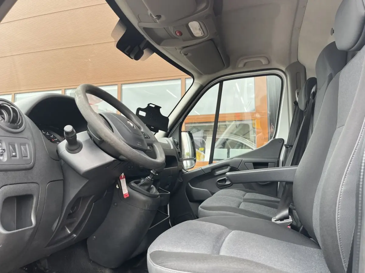 T35 2.3 dCi L2H2 3p BPM Vrij! Lease €270 p/m, Imperiaal+Trap, Bedrijfswageninrichting, Navi, PDC, Airco, Trekhaak, Cruise controle, Onderhoudshistorie aanwezig