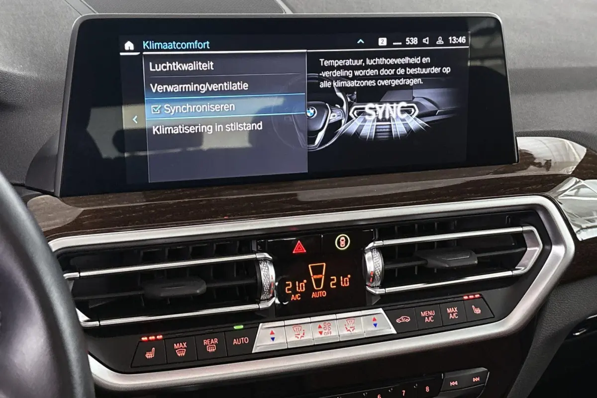 xDrive30e Panoramadak Merino Leder Apple CarPlay Achteruitrijcamera