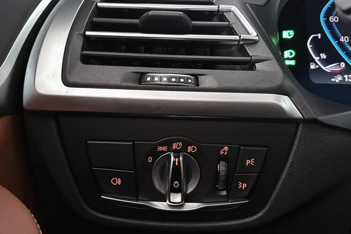 xDrive30e Panoramadak Merino Leder Apple CarPlay Achteruitrijcamera