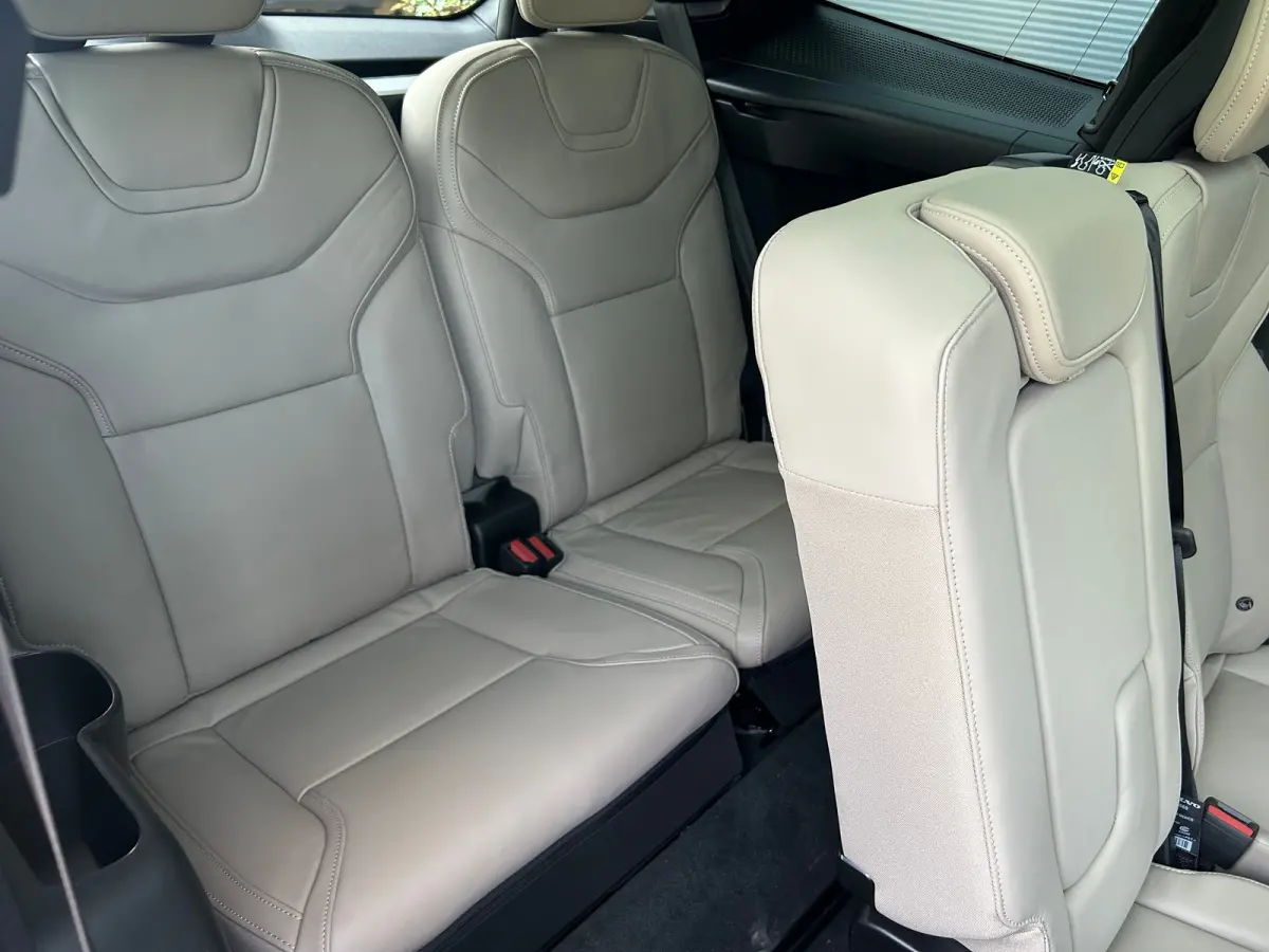 Twin Motor Ultra 7p. 106 kWh | 7 zitplaatsen (derde zitrij) | Bowers & Wilkins audiosysteem | Extra getint glas