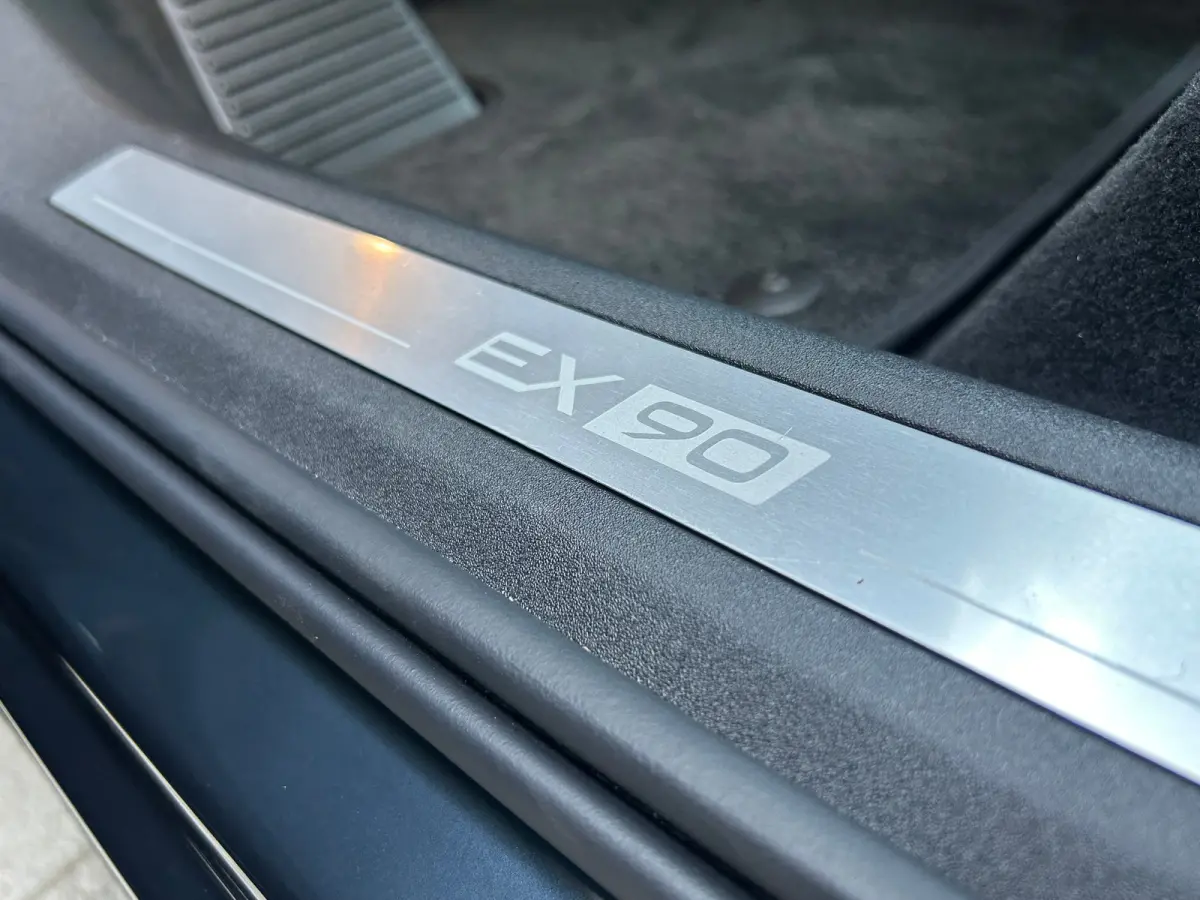 Twin Motor Ultra 7p. 106 kWh | 7 zitplaatsen (derde zitrij) | Bowers & Wilkins audiosysteem | Extra getint glas