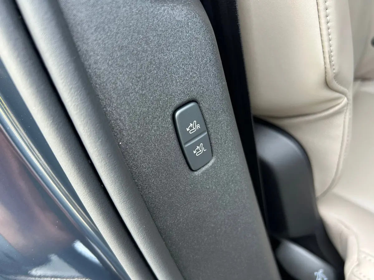 Twin Motor Ultra 7p. 106 kWh | 7 zitplaatsen (derde zitrij) | Bowers & Wilkins audiosysteem | Extra getint glas