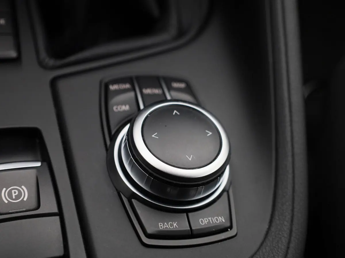 xDrive25e | ACC | Head-up Display | Keyless | Achteruitrijcamera | DAB |