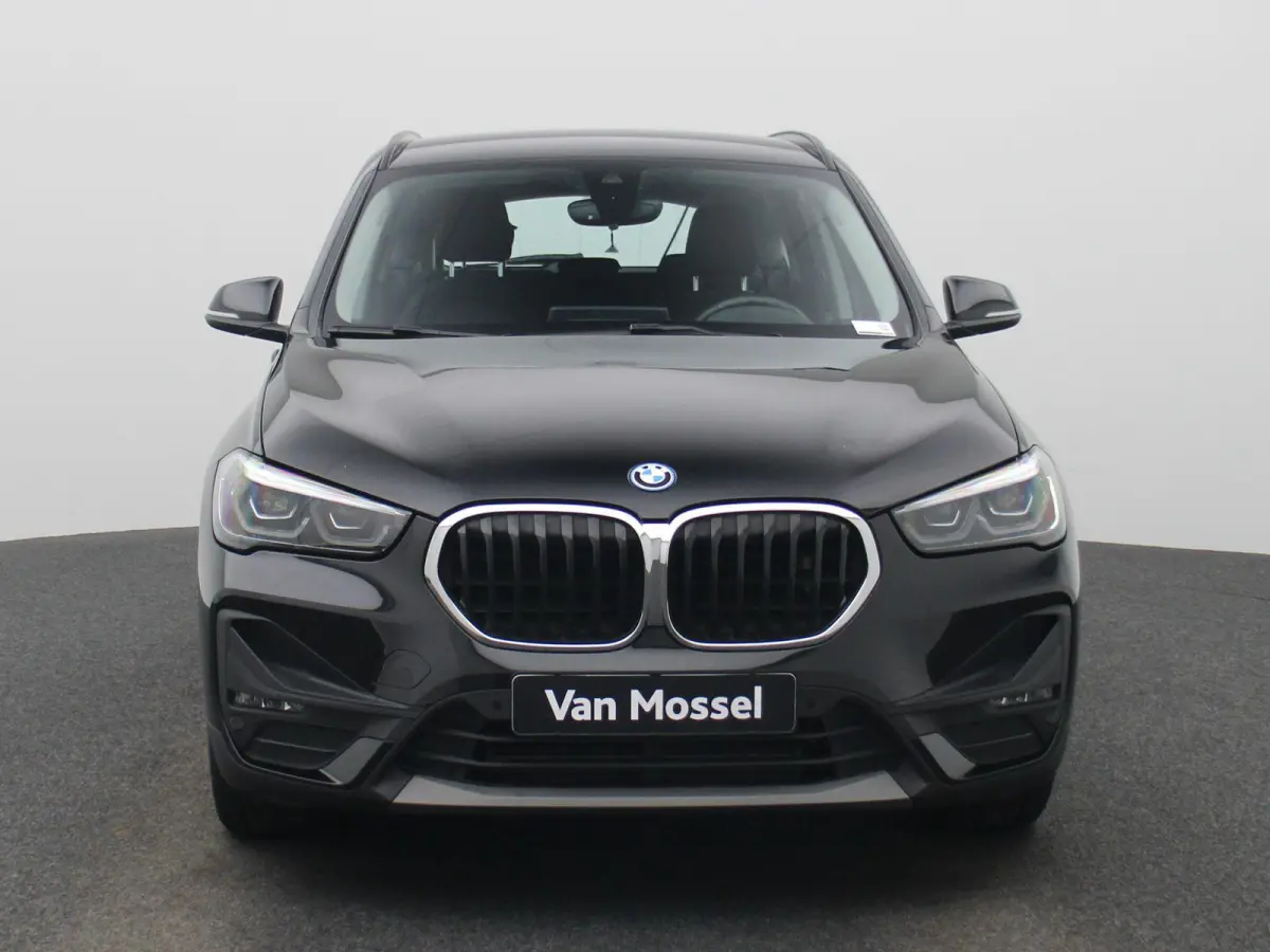 xDrive25e | ACC | Head-up Display | Keyless | Achteruitrijcamera | DAB |